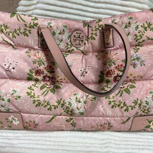 Feminine Tory Burch Tote Bag